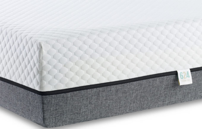 624 mattress  review: mattress up close.