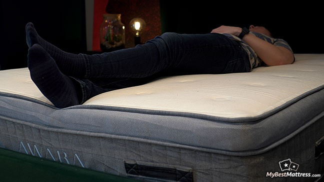 Awara Mattress Review: back-sleeping on Awara mattress. Awara Mattress Review: back-sleeping on Awara mattress.