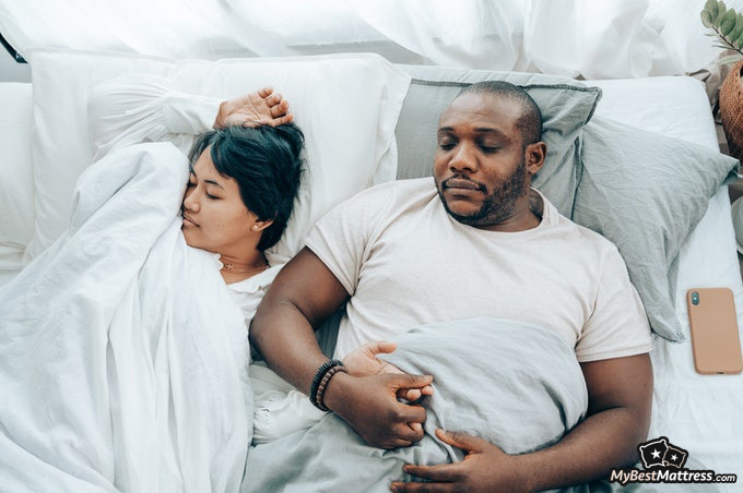 Best over-the-counter sleep aid: sleeping couple