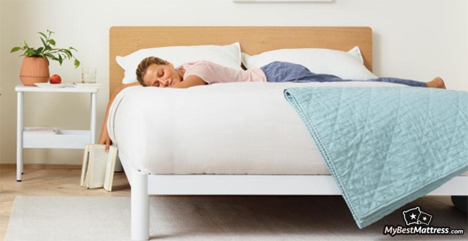 Casper Wave Review: woman sleeping on a mattress.