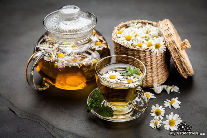 Natural sleep aid: chamomile tea Natural sleep aid: chamomile tea