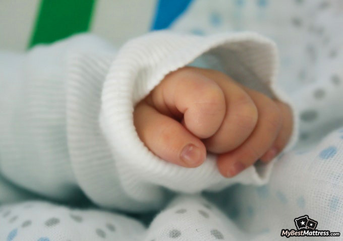 Do Babies Dream: newborn clenching fist Do Babies Dream: newborn clenching fist