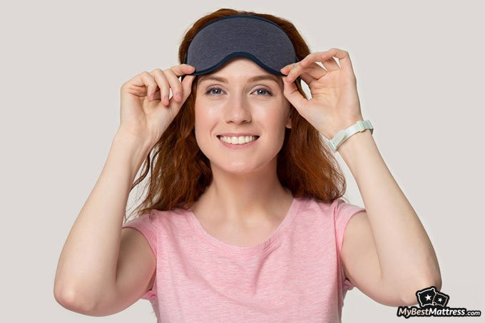 How long should I nap: happy and rested woman