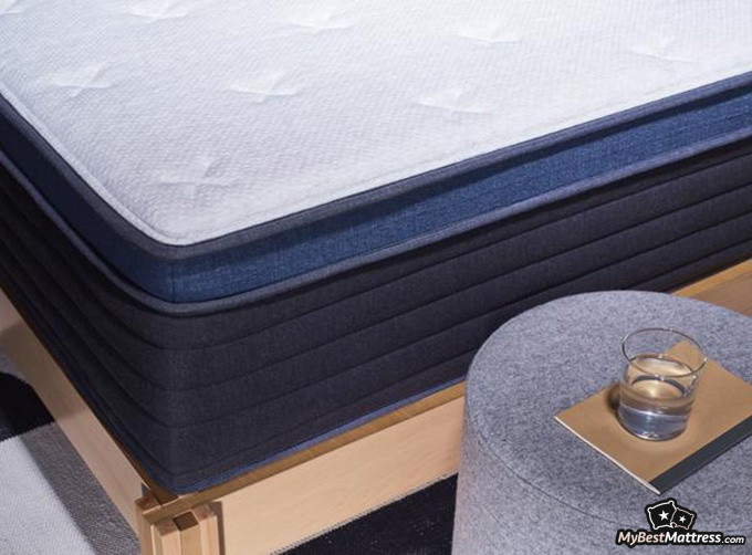 Helix Midnight mattress review: Helix Midnight Luxe corner view