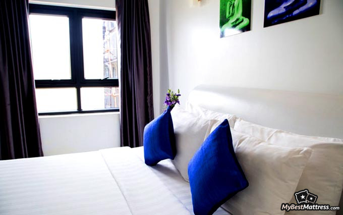 How to choose a mattress: a bed with pillows. How to choose a mattress: a bed with pillows.