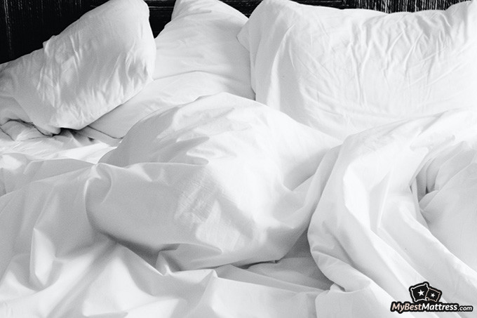 How to get rid of dark circles: bed sheets and pillows How to get rid of dark circles: bed sheets and pillows