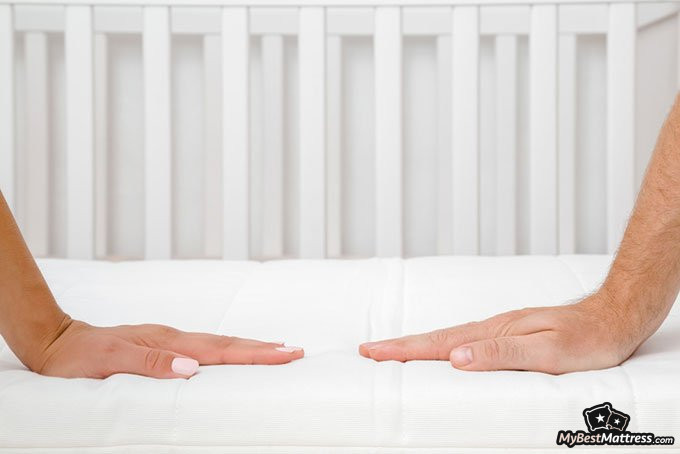 Bear mattress reviews: testing mattress responsiveness.