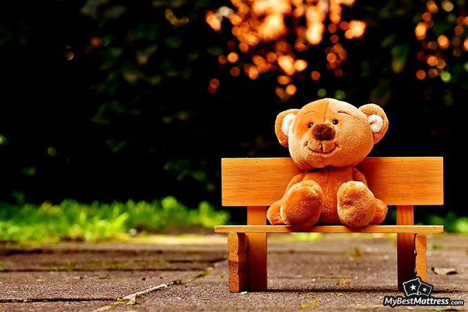 Night terrors in children: a teddy bear on a bench.