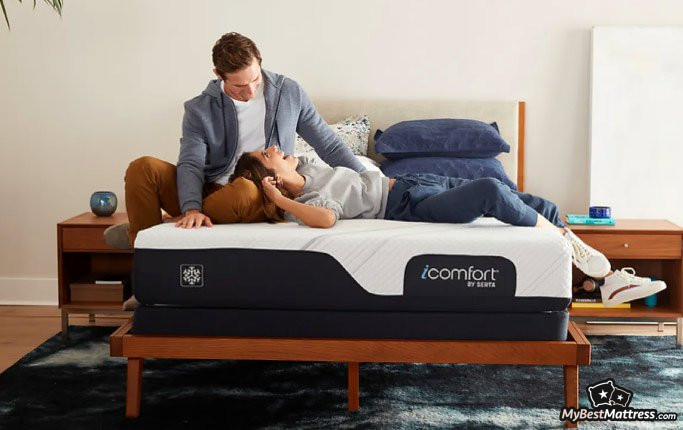 Serta mattress reviews: Couple on iComfort mattress Serta mattress reviews: Couple on iComfort mattress