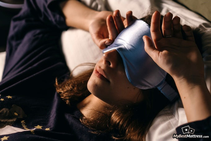 Sleep hallucinations: restless sleep Sleep hallucinations: restless sleep