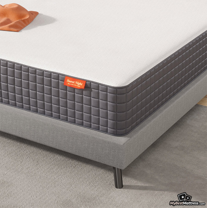 Sweetnight mattress review: The edge of the bed.